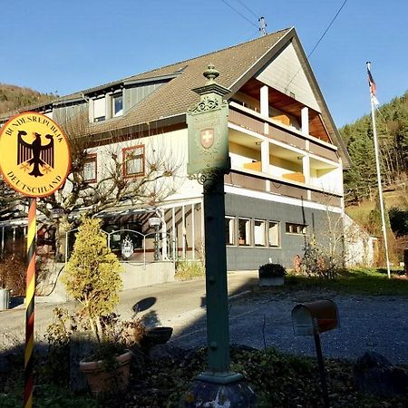 Hotel Gasthof Zum Lowen Wiechs am Randen Exteriör bild