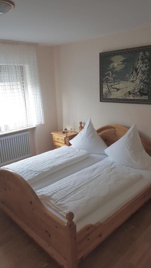 Hotel Gasthof Zum Lowen Wiechs am Randen Exteriör bild