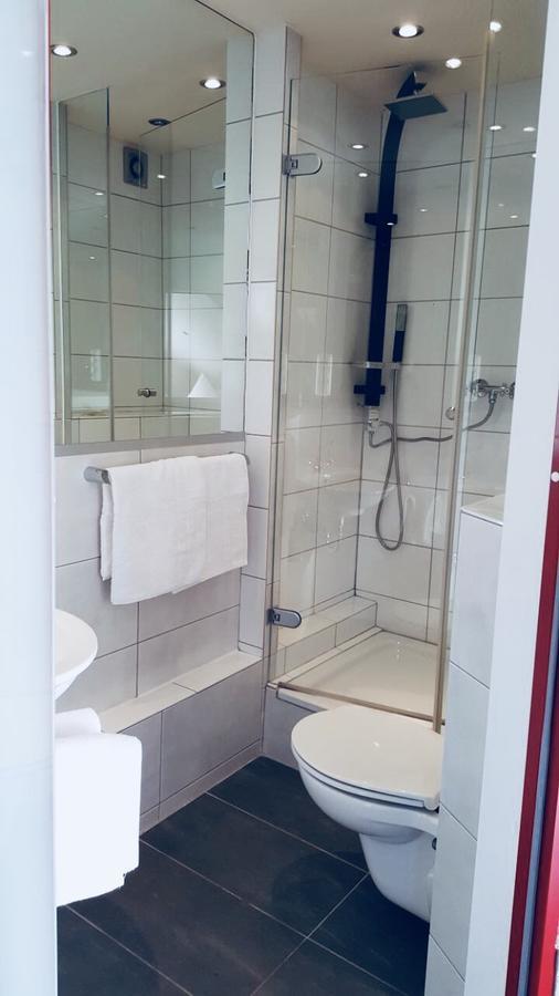 Hotel Gasthof Zum Lowen Wiechs am Randen Exteriör bild