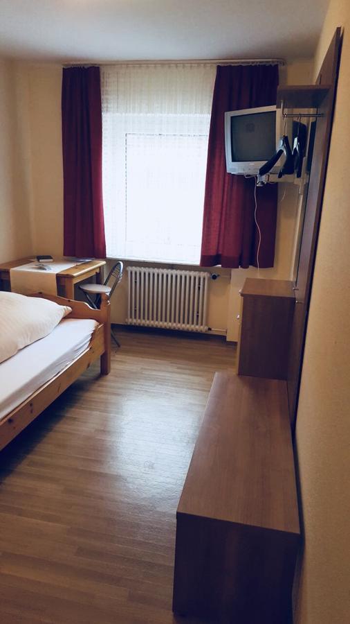 Hotel Gasthof Zum Lowen Wiechs am Randen Exteriör bild