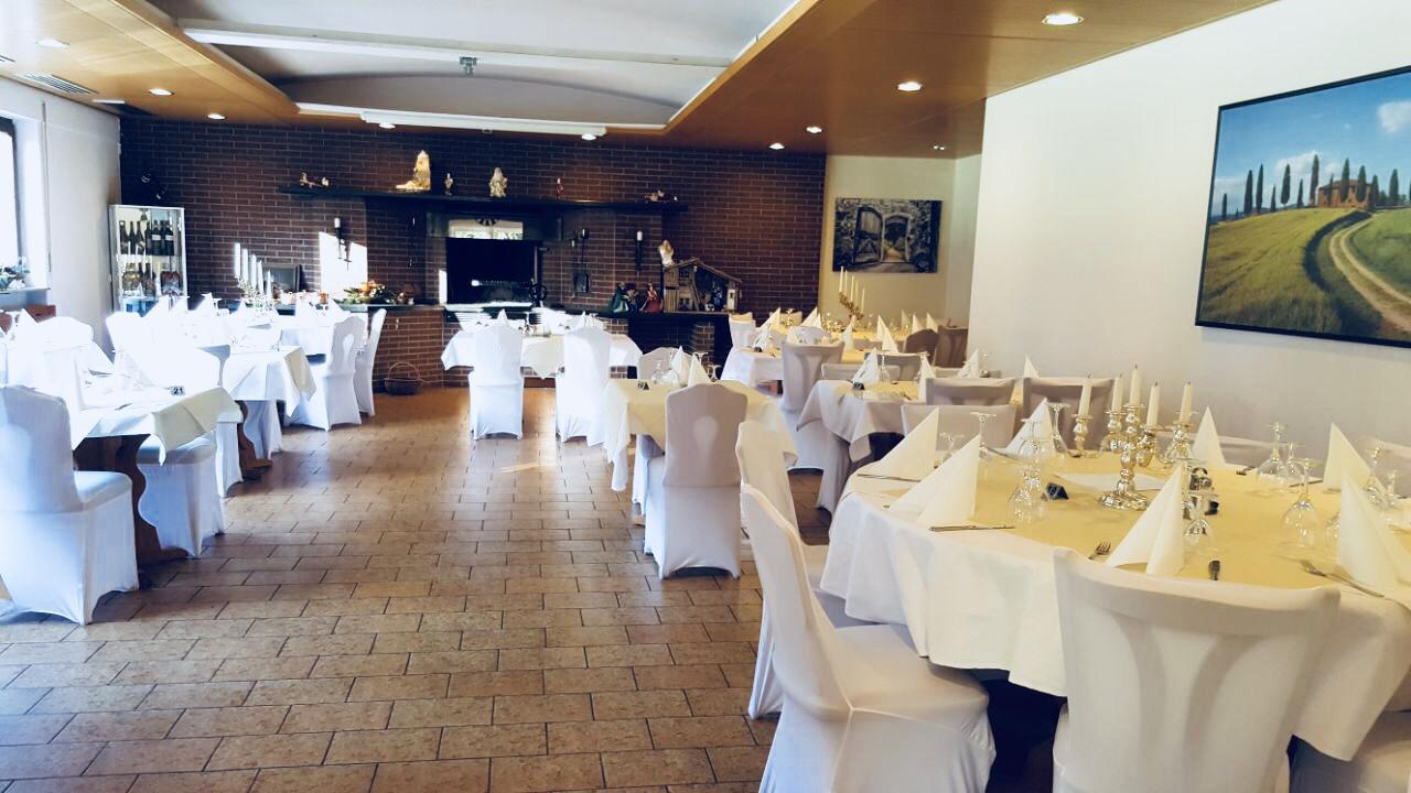 Hotel Gasthof Zum Lowen Wiechs am Randen Exteriör bild